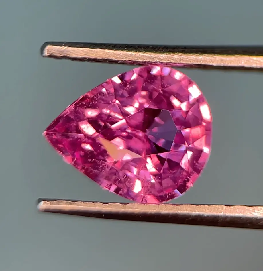 No Heat Pear Pink Sapphire 1.06cts (Certified)